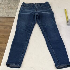 Madewell skinny jeans, stretchy comfy perfect denim